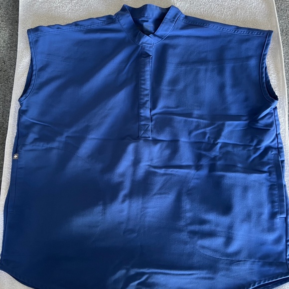 Figs Women's Scrub Set in Blue Rafaela M and Zamora L Petite - Picture 2 of 10